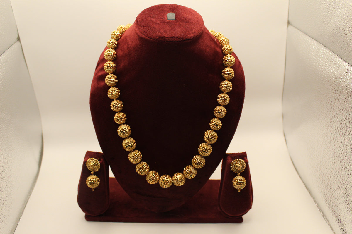 Traditional Etched Bead Mala Set with Earrings