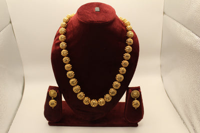 Traditional Etched Bead Mala Set with Earrings